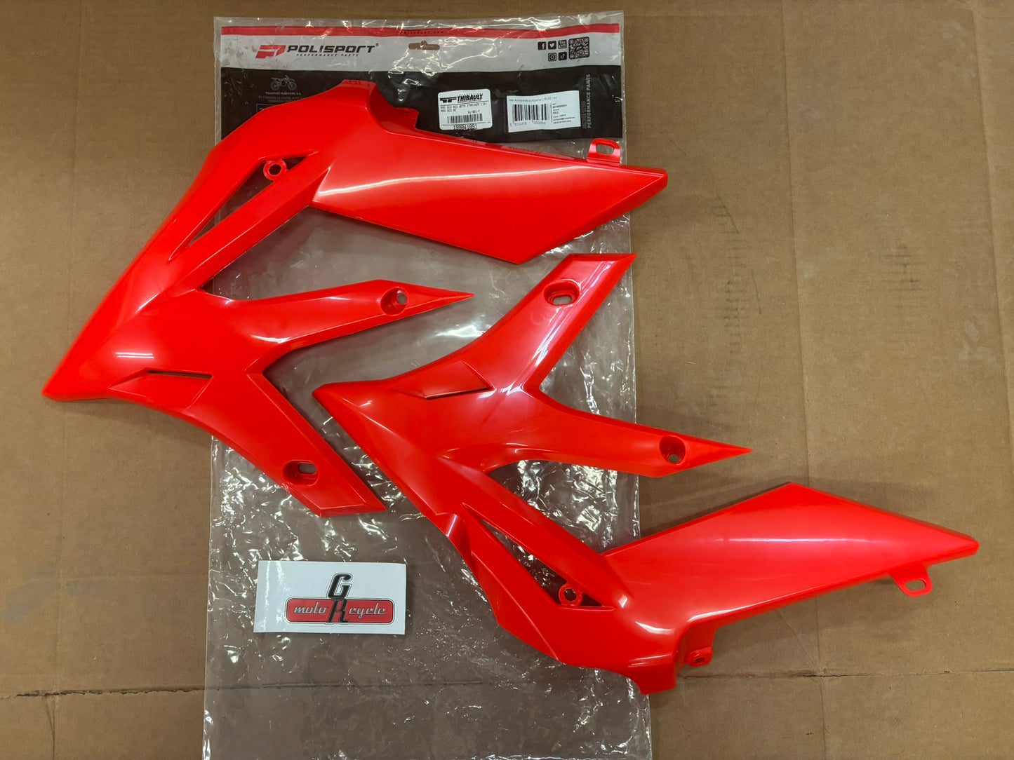 AFTERMARKET POLISPORT 15+ RADIATOR SCOOPS RED BETA XTRAINER (DAMAGED) 8418900001 J14
