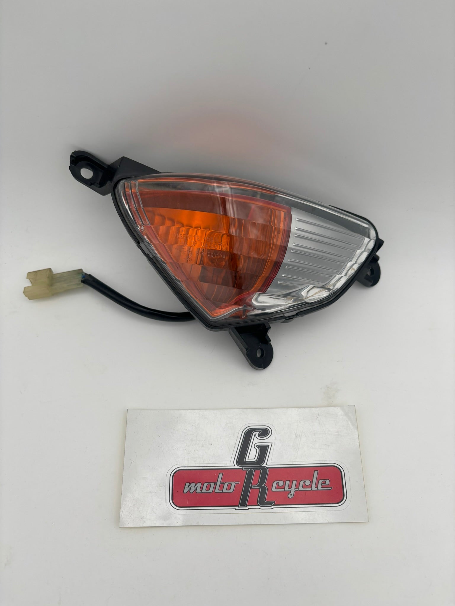 YAMAHA USED FRONT FLASHER LIGHT 1. 3P6-83310-00-00-U Y283