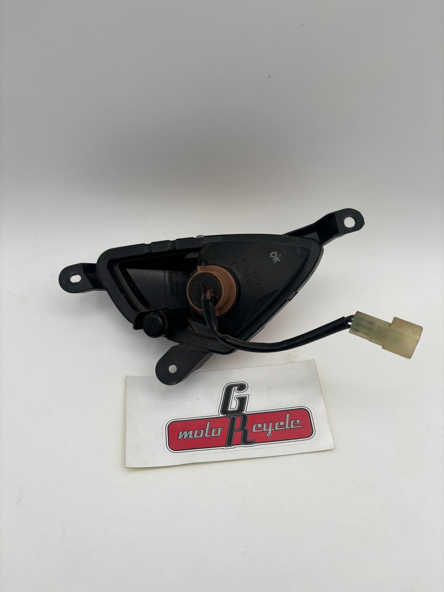 YAMAHA USED FRONT FLASHER LIGHT 1. 3P6-83310-00-00-U Y283