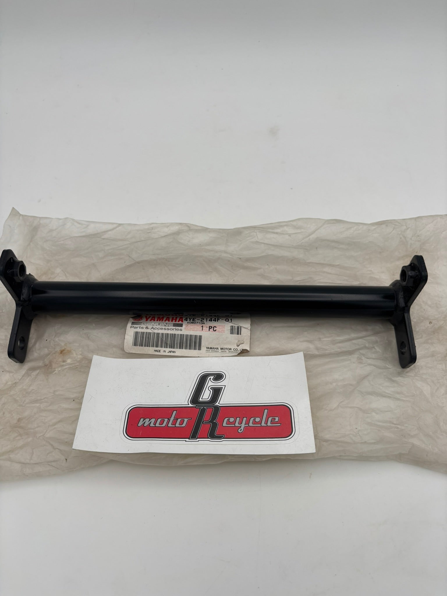 YAMAHA MUFFLER STAY 3. (SUB 4YE-2144F-00-00 ) 4YE-2144F-01-00 Y283