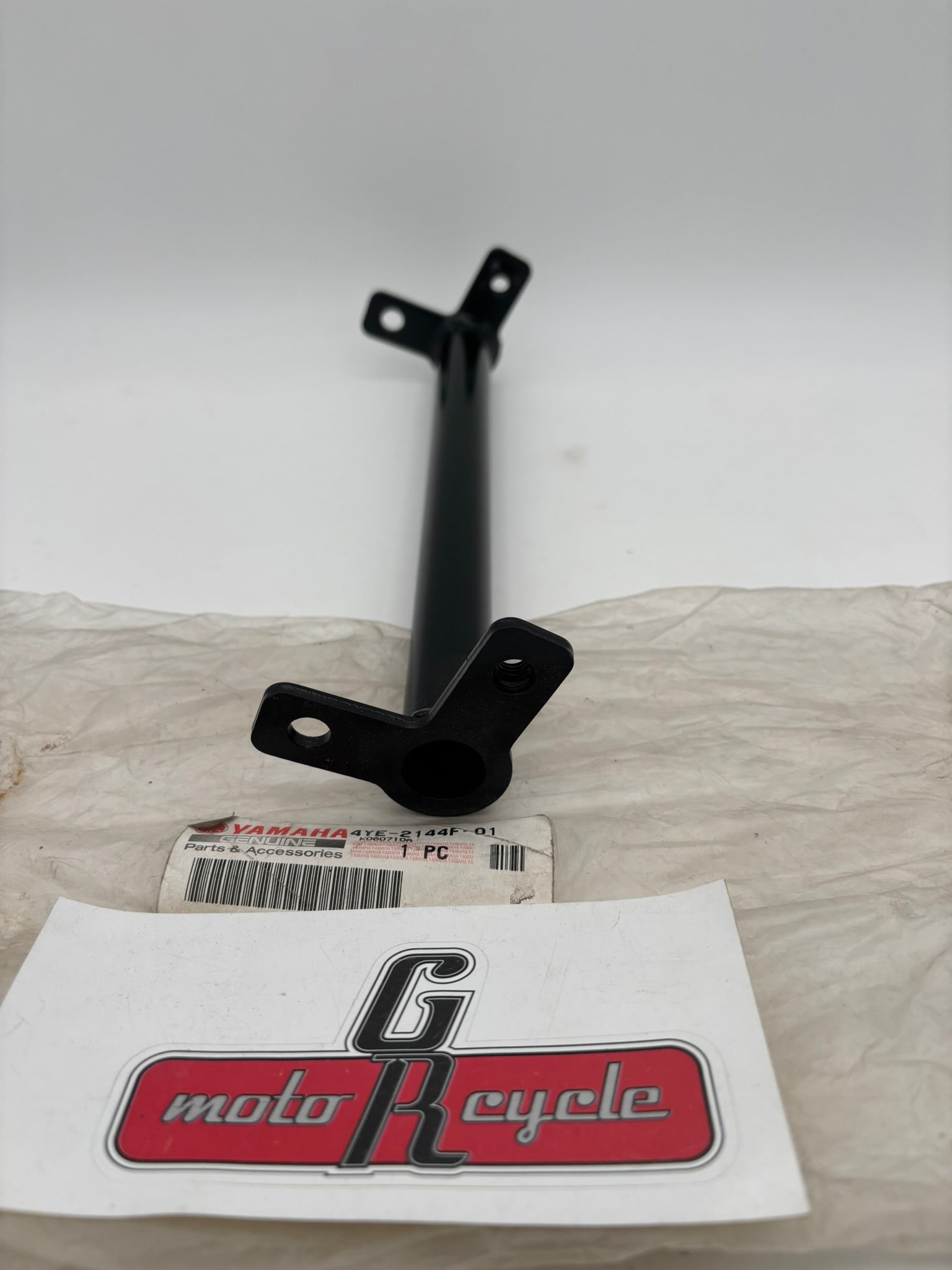 YAMAHA MUFFLER STAY 3. (SUB 4YE-2144F-00-00 ) 4YE-2144F-01-00 Y283
