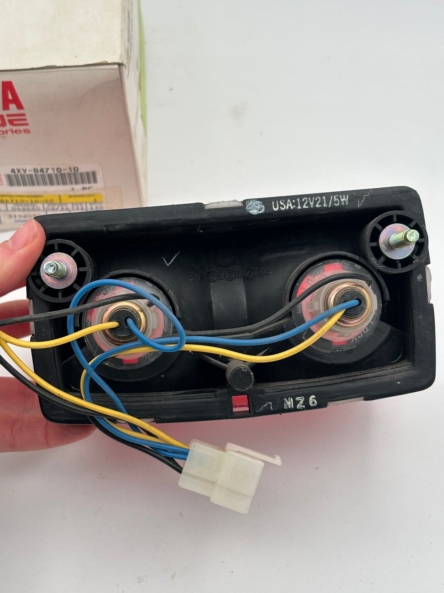 YAMAHA TAILLIGHT UNIT ASSY 4XV-84710-10-00 Y199