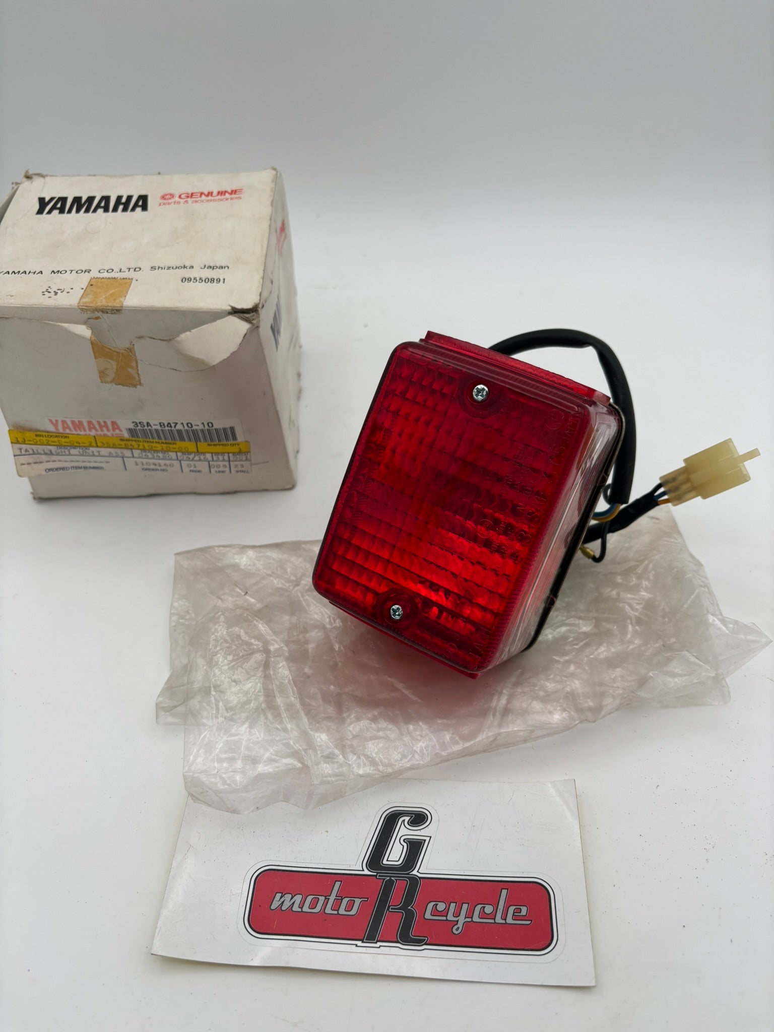 YAMAHA TAILLIGHT UNIT (SUB 3SA-84710-00-00 ) 3SA-84710-10-00 Y199