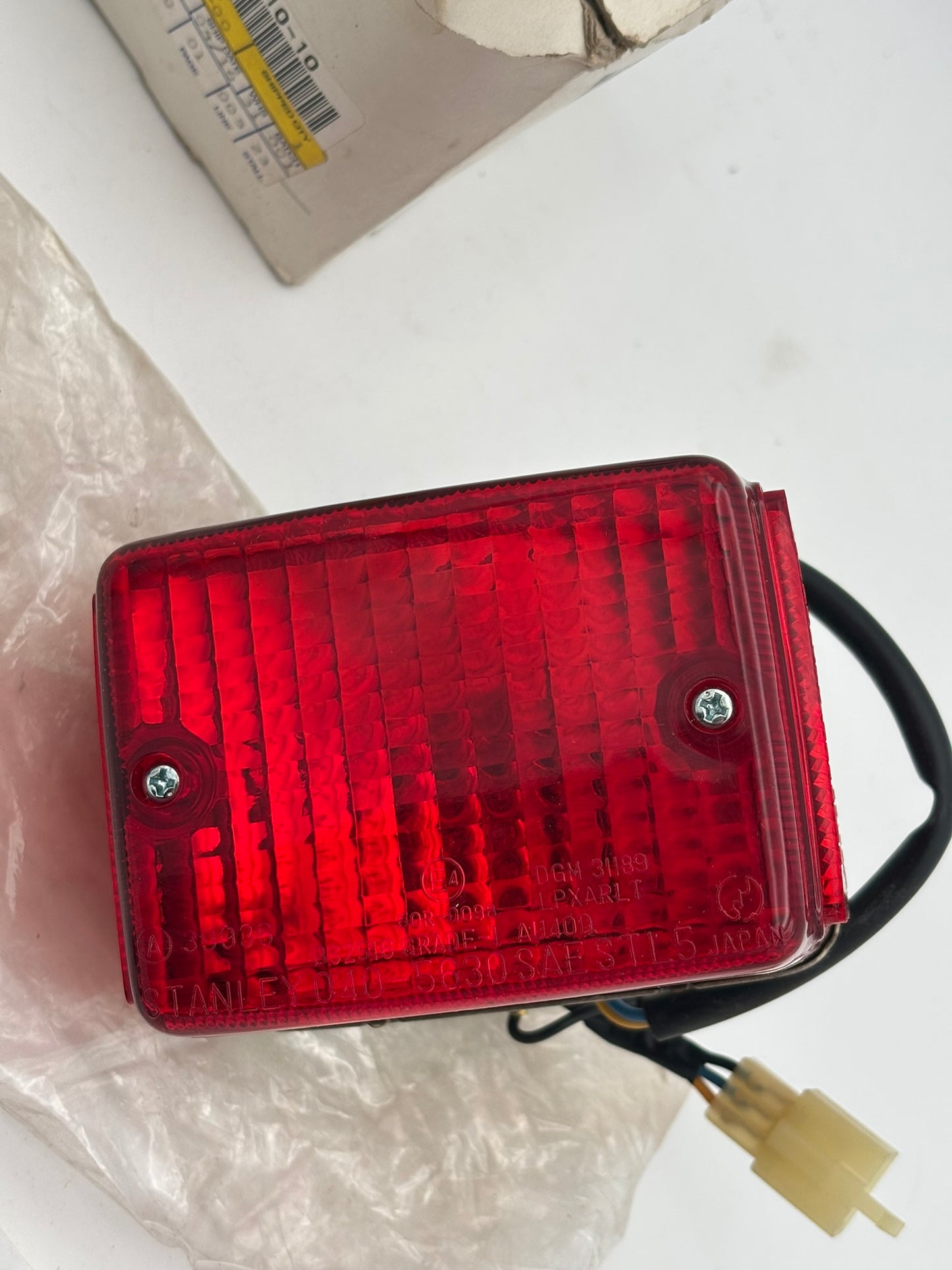 YAMAHA TAILLIGHT UNIT (SUB 3SA-84710-00-00 ) 3SA-84710-10-00 Y199