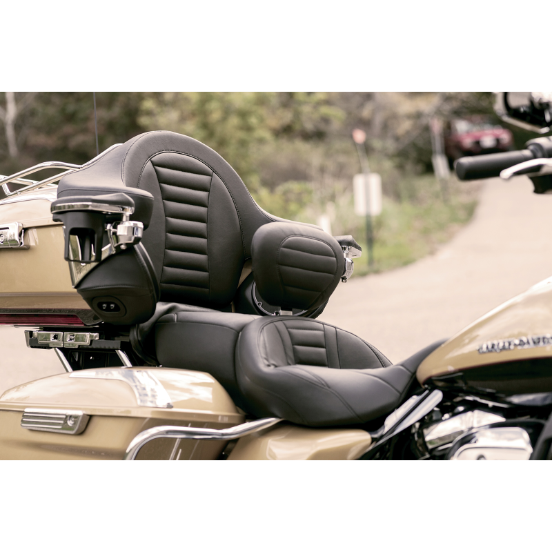MUSTANG SEAT DELUXE TOURING FLH 79006