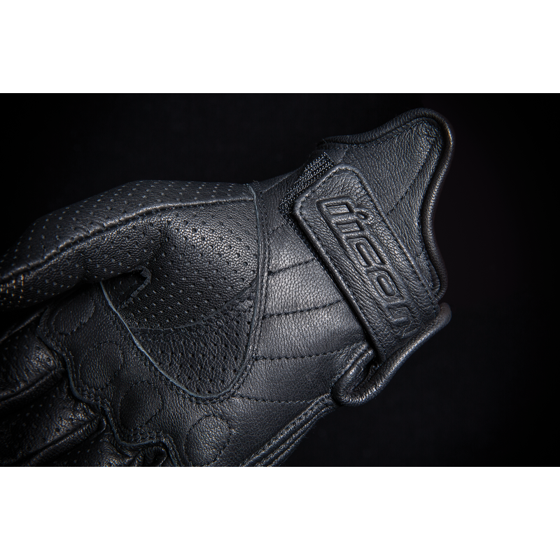 ICON PURSUIT WM PERF GLOVE BK MD 3302-0801