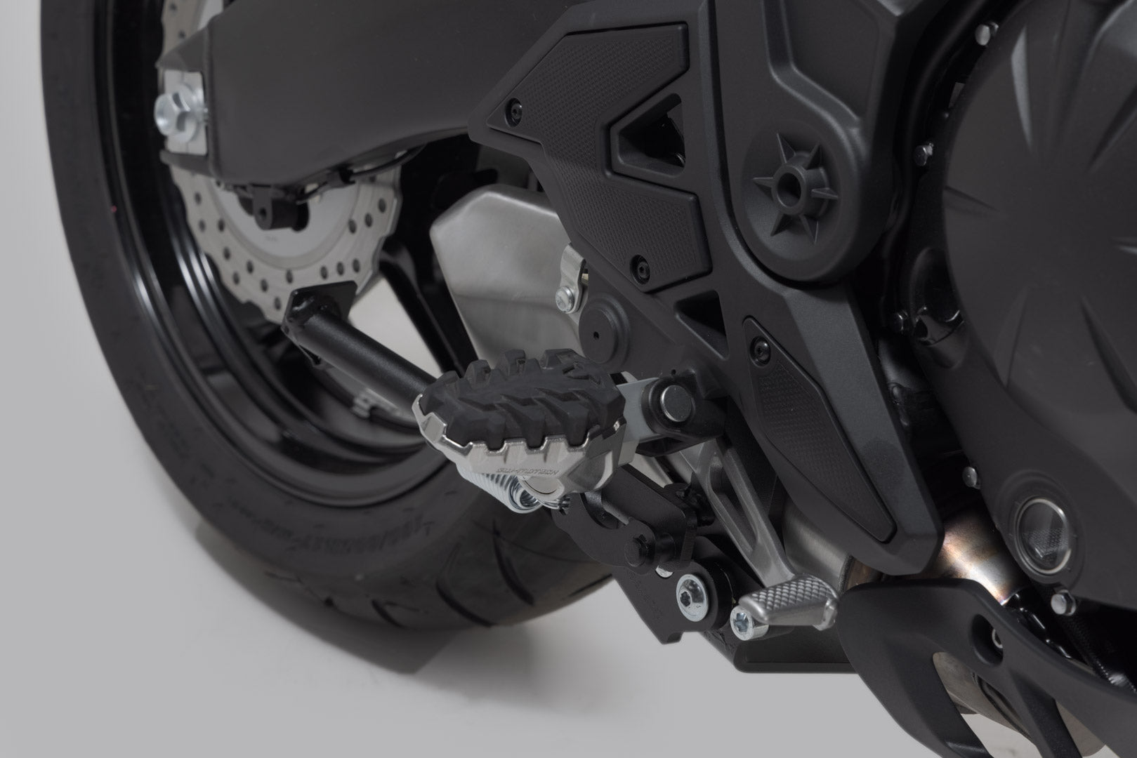 SW-MOTECH EVO FOOTREST KAWASAKI MODELS FRS.08.112.10102