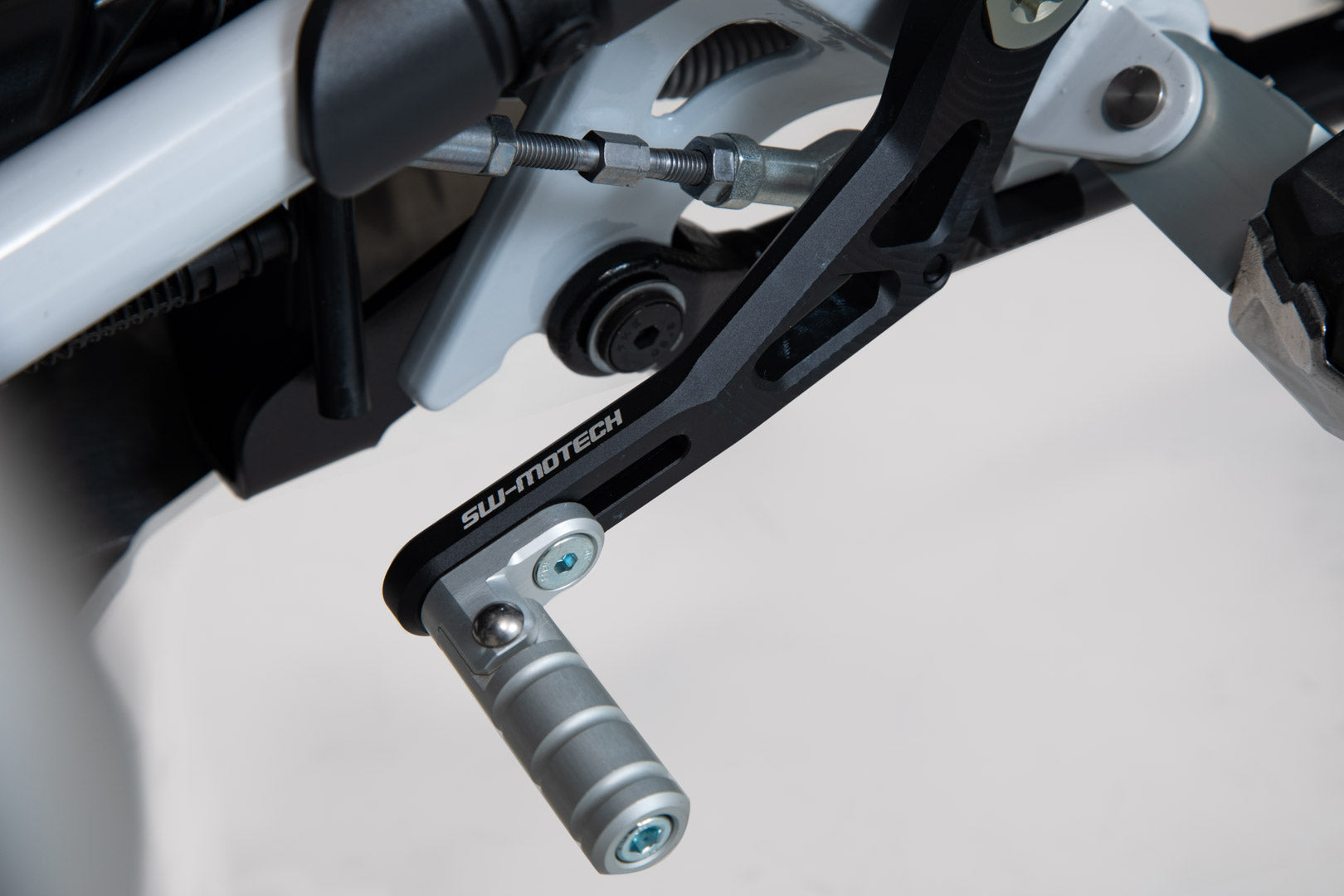 SW-MOTECH GEAR LEVER BMW R1200GS(12-)/1250GS(18-) FSC.07.781.10001