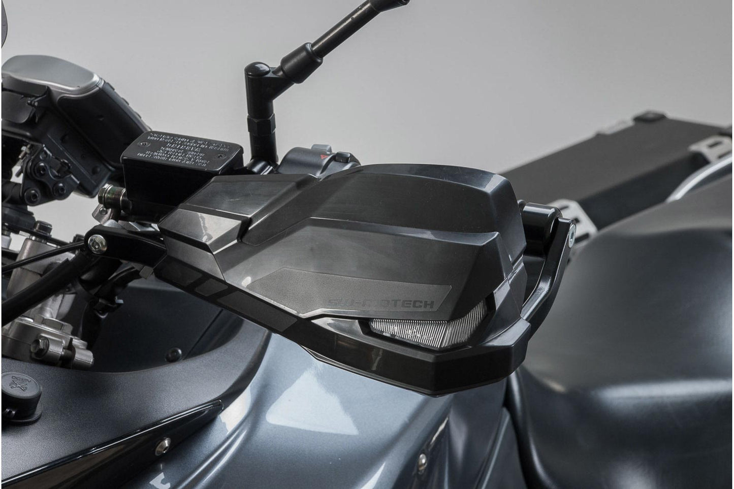 SW-MOTECH KOBRA HANDGUARD V-STROM 650 (04-24) HPR.00.220.20200/B
