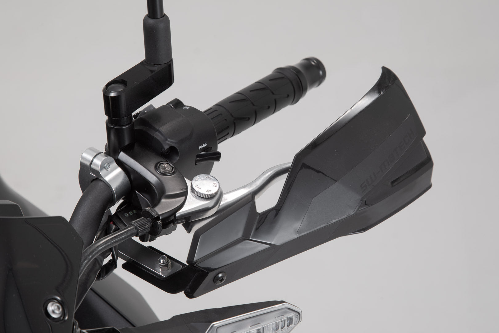 SW-MOTECH KOBRA HANDGUARD 1PT MOUNT 22MM BARS HPR.00.220.25000/B