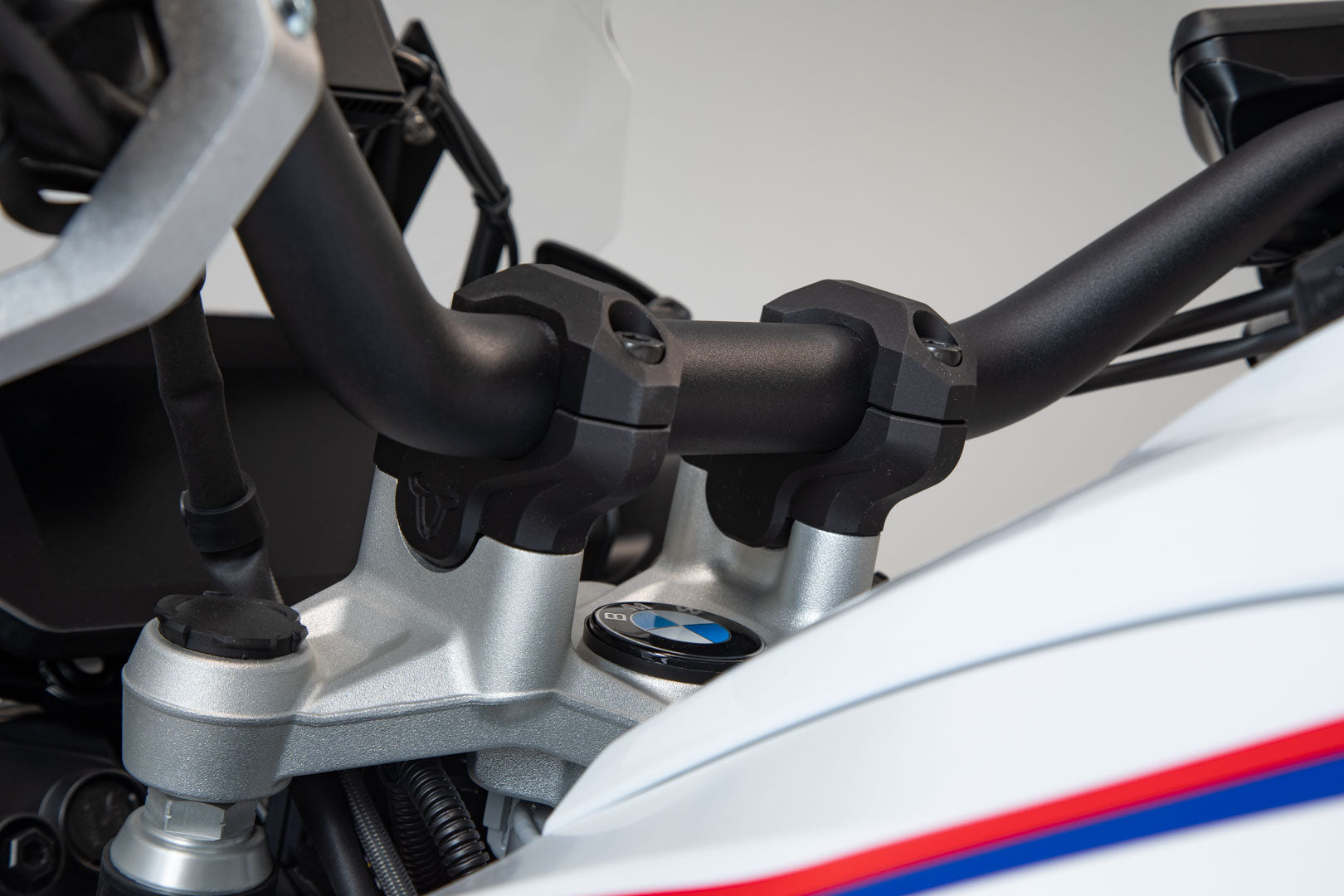 SW-MOTECH OFFSET RISER H=32MM 25MM BACK BMW LEH.07.039.12601/B