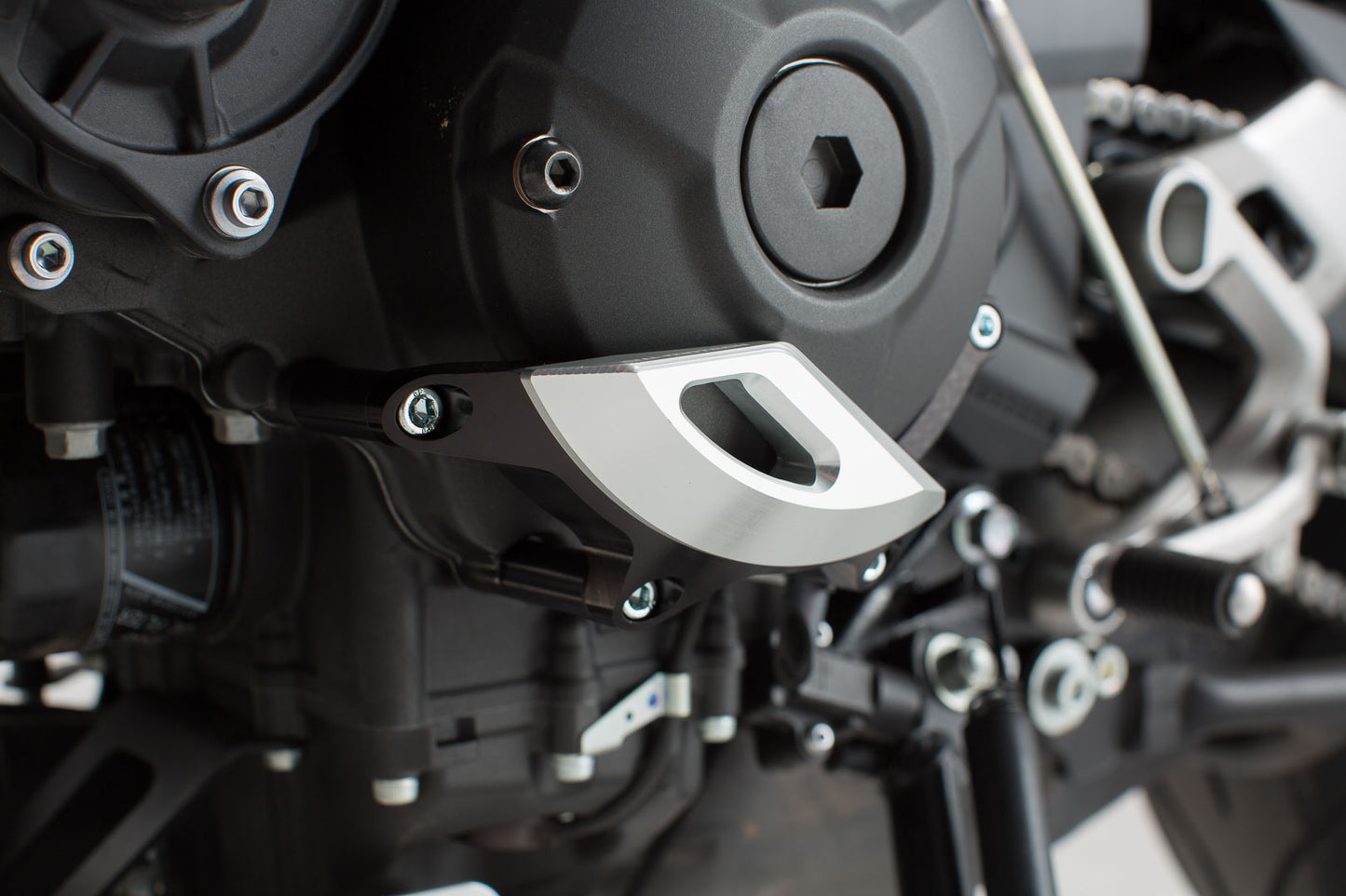 SW-MOTECH ENGINE CASE PROTECTOR MT09/TRACER/XSR900 MSS.06.599.10100