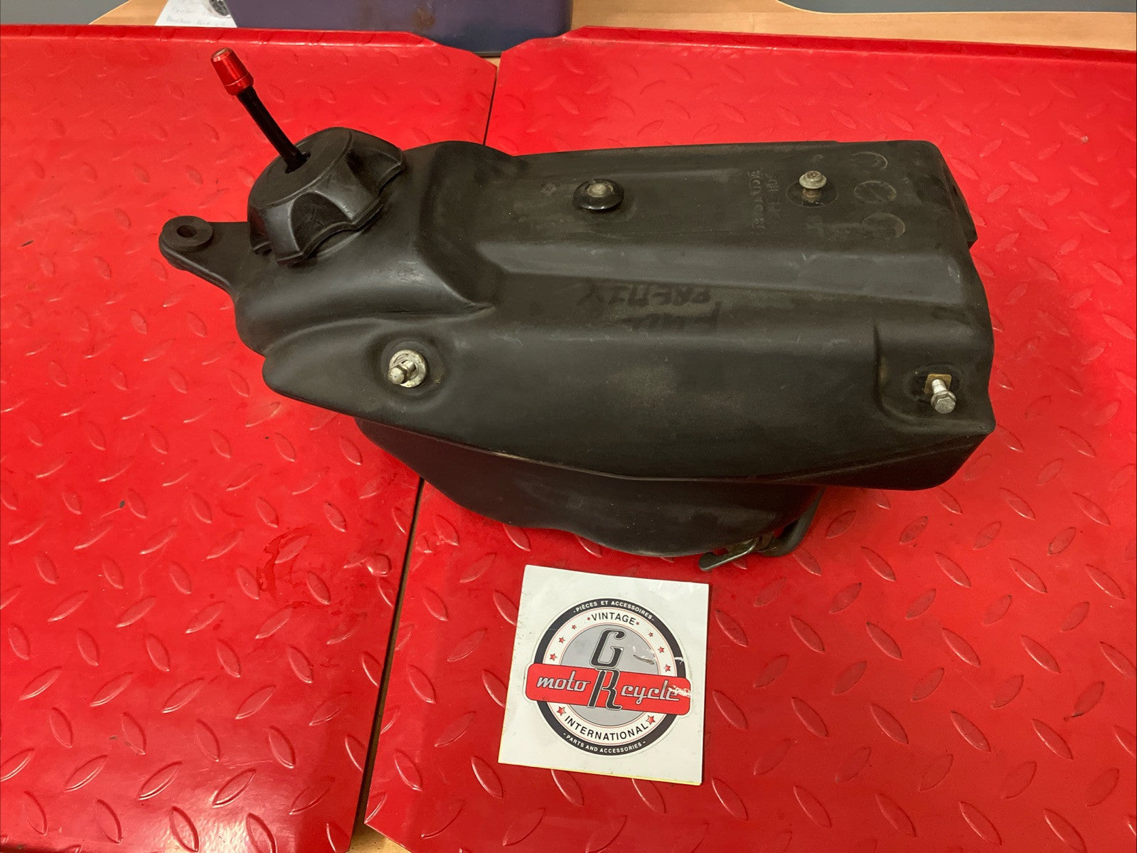 Honda CR250R 2000 Fuel tank gas petrol reservoir CR125R 2001