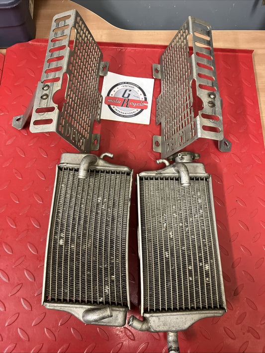Honda CR250R 2000 Left right radiators and devol radiator guards 2001