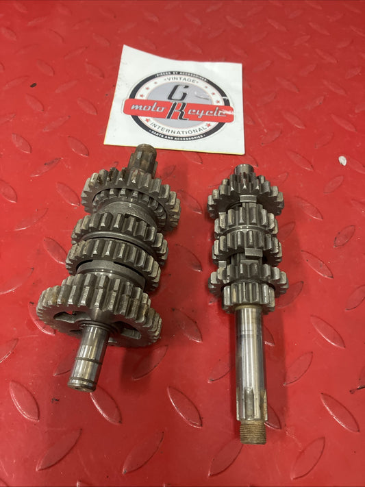 Yamaha YZ125 1981 transmission main counter shaft axle gear