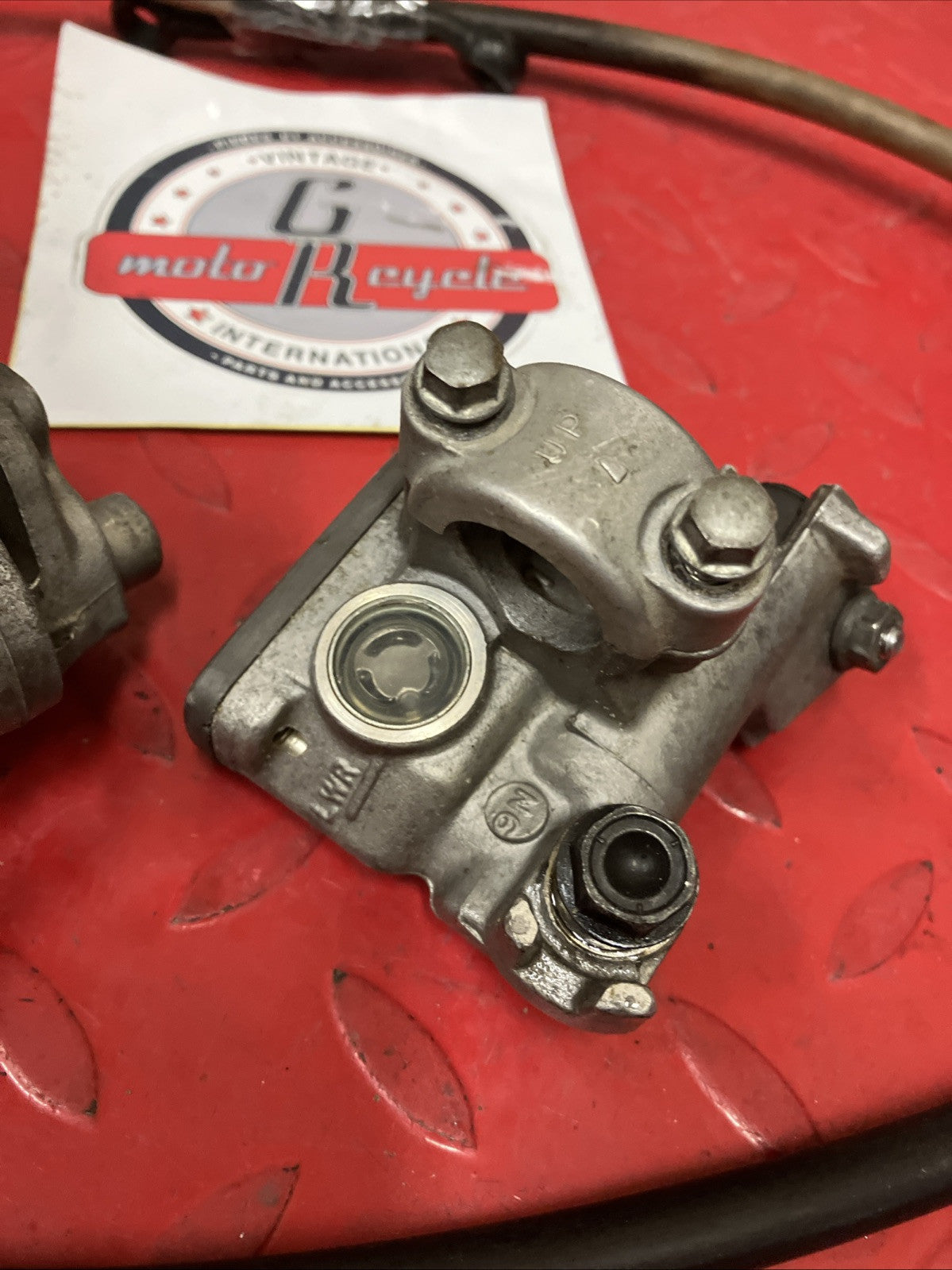 Honda CR250R 2000 Front brake caliper master cylinder hose 2001