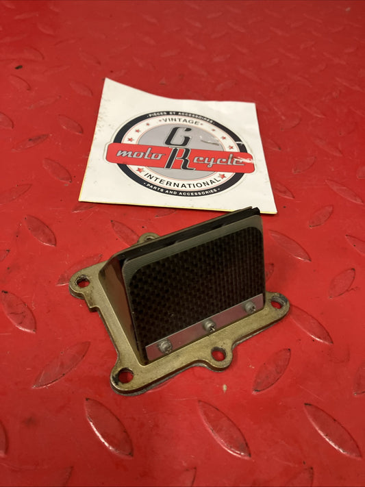 Honda CR250R 2000 reed valve cage 1999