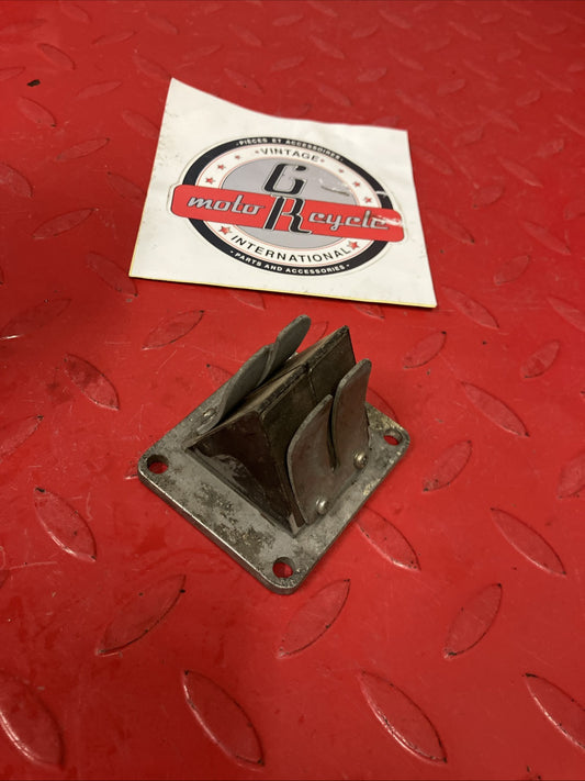 Yamaha DT175 1974 Reed valve block cage