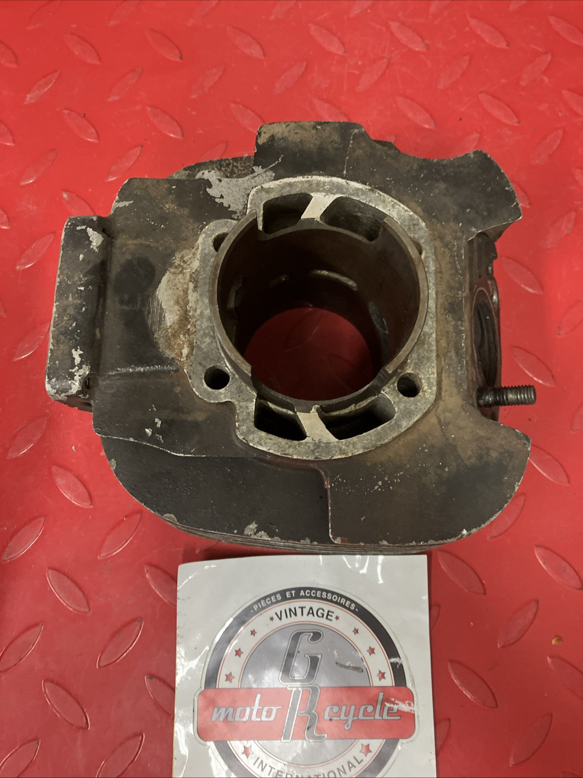 Yamaha DT175 1974 Cylinder jug barrel 1975