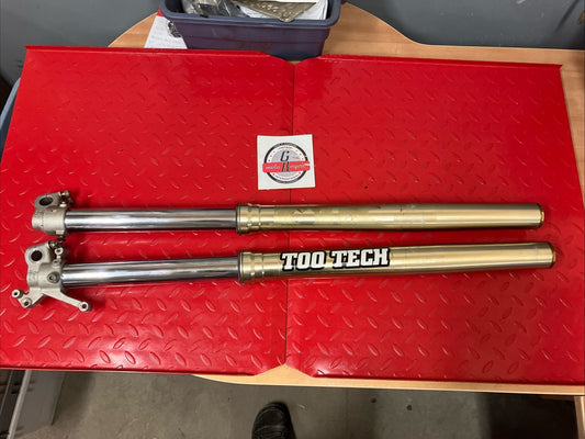 Honda CR250R 2000 Front forks suspension damper 2001