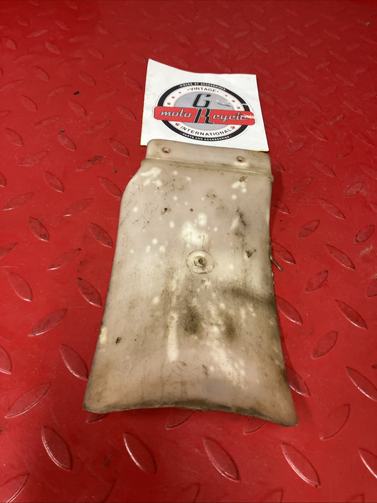 Honda CR250R 2000 Rear inner fender mud splash guard