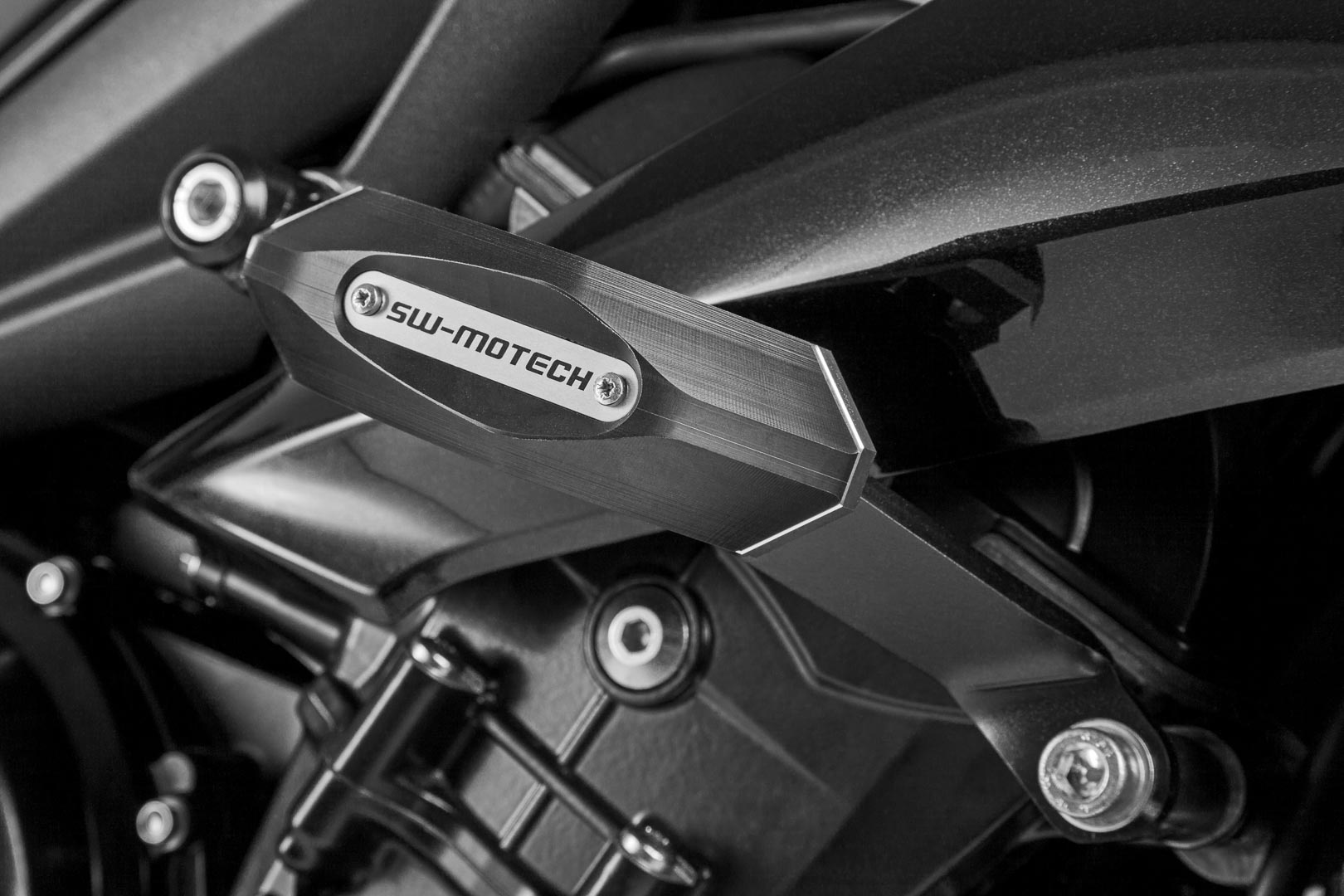 SW-MOTECH FRAME SLIDER STR TRIPLE(12-22)/RX(15-) STP.11.590.10400/B